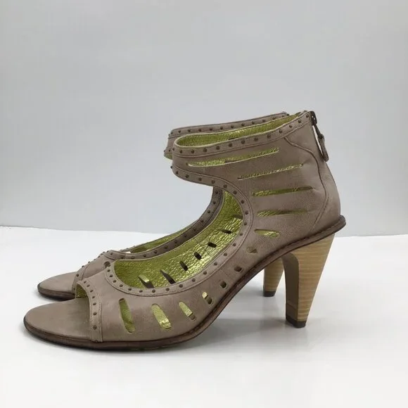 GLAM Size 9 Tsubo Sandals Heels Pumps Open Toe Strappy Taupe Gold Lined Ankle - Picture 2 of 13